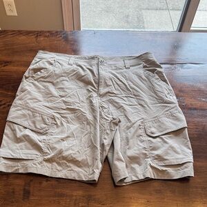 Under Armour Men's Light Gray Cargo Shorts